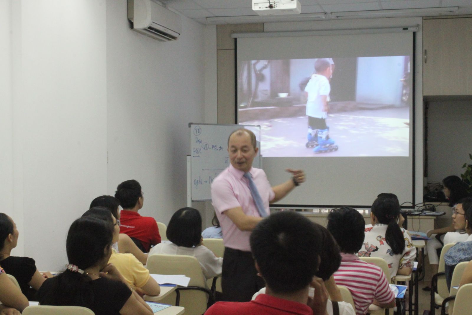 hoi thao day con nen nguoi