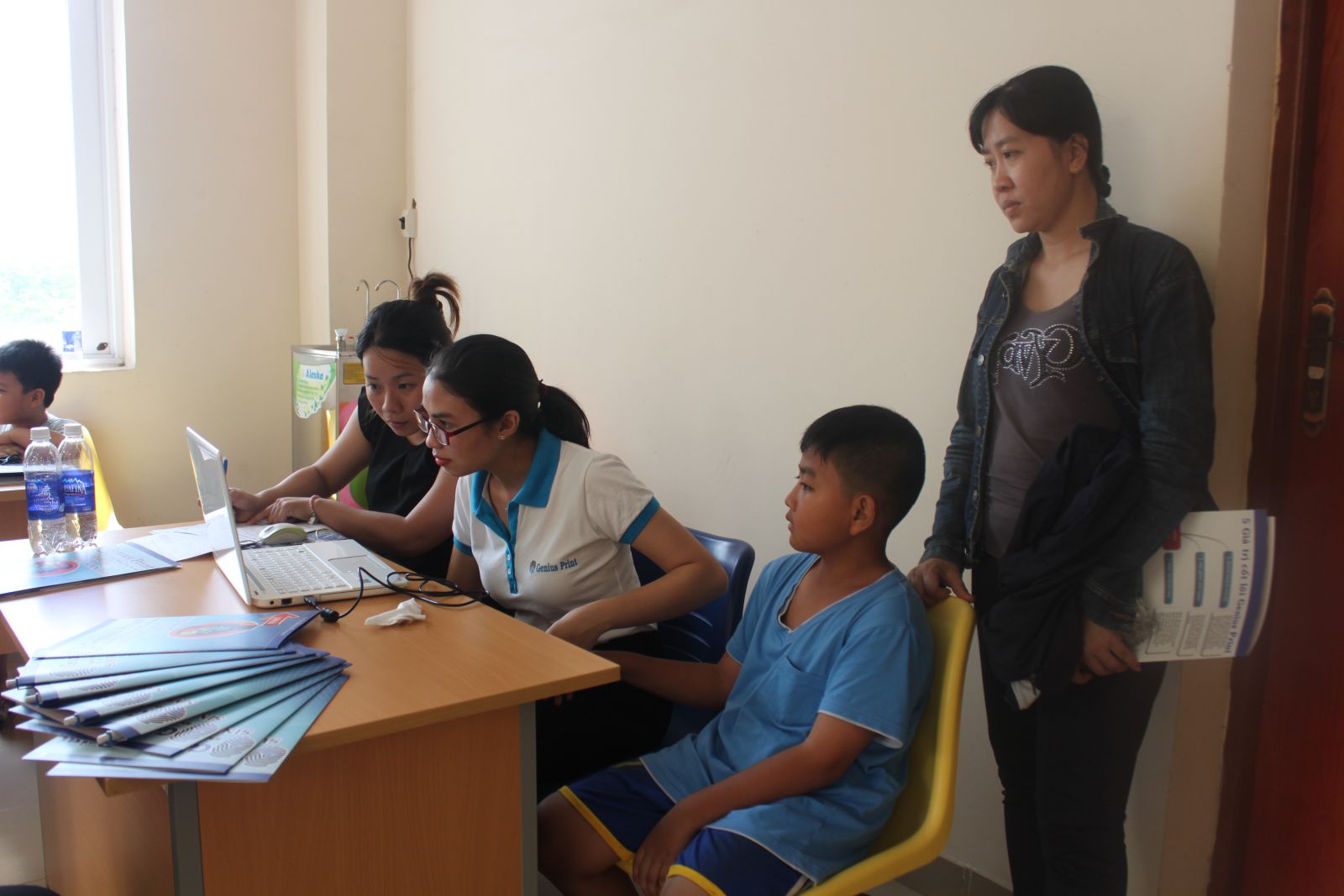 http://geniusprint.vn/san-pham/83-bai-bao-cao-phan-tich-sinh-trac-hoc-dau-van-tay-cho-tre-em.html