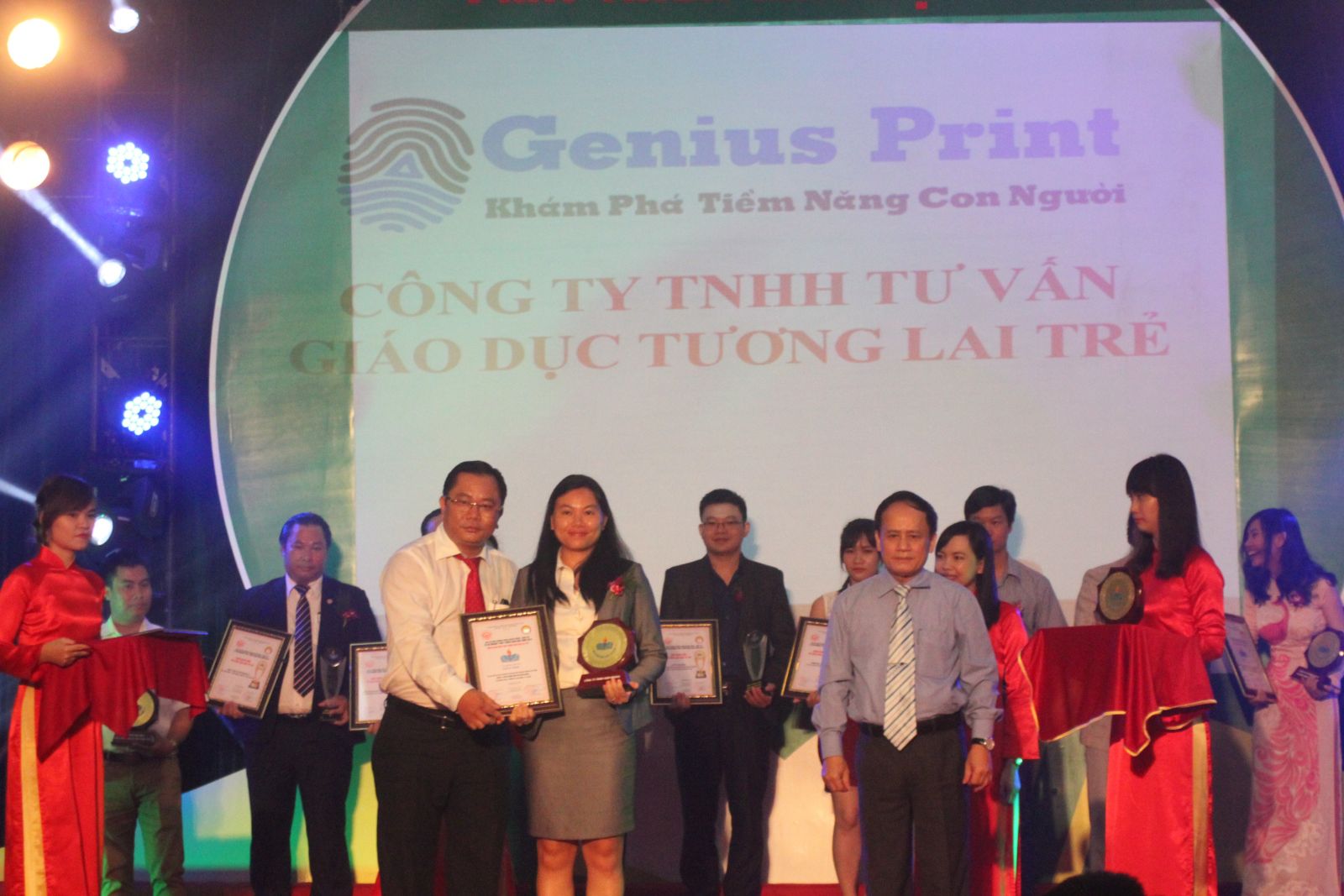 vì sự nghiệp phát triển giáo dục 2015